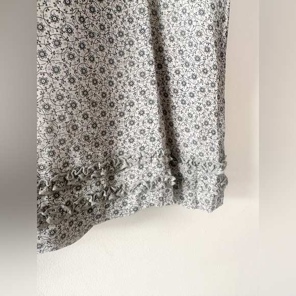 Sandwich Skirt -Floral - Blue/Grey Viscose- Below Knee - Size 40 (8) - Picture 2 of 13